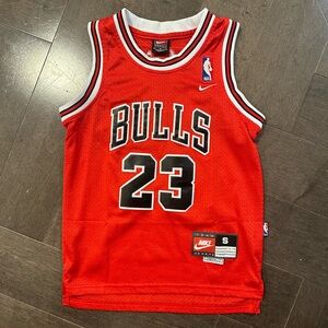 Nike authentic patched Michael Jordan Bulls Jersey Size Small -youth